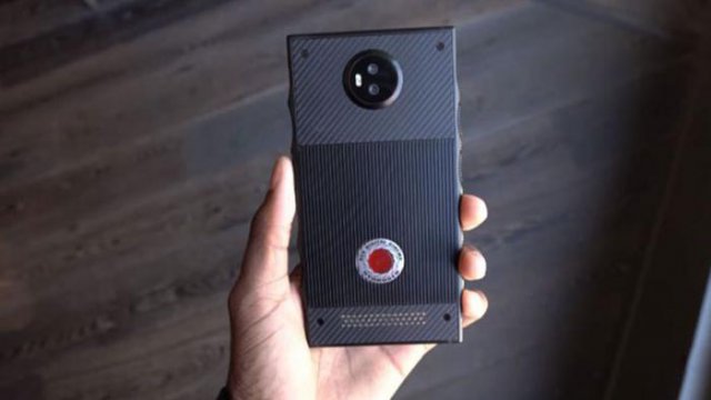 Red Hydrogen One, credits MKBHD