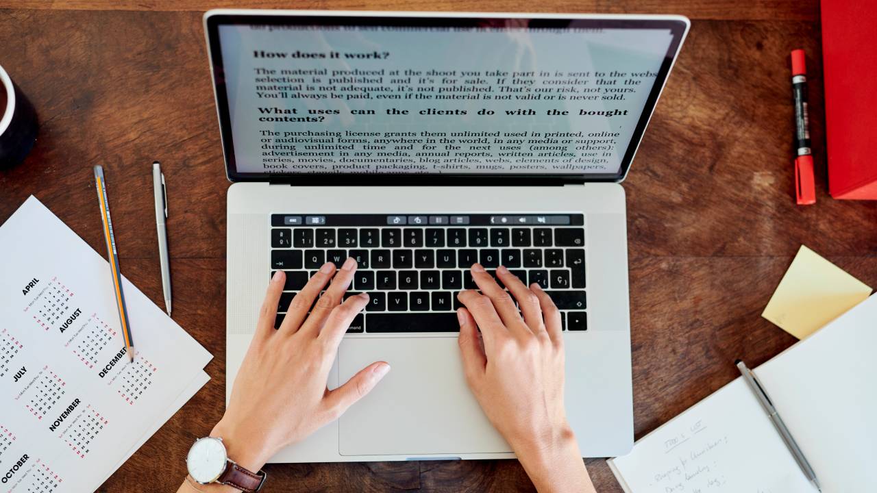 Laptop mani tastiera