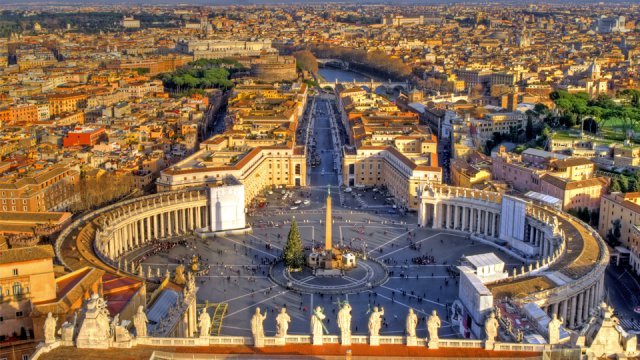 Una vista dall'alto di Piazza San Pietro