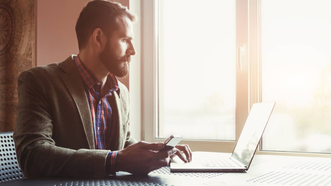 Lavorare al computer Lavorare al computer