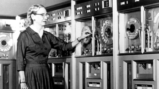 Grace Hopper nel 1952