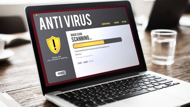 laptop-schermata-antivirus-scanning