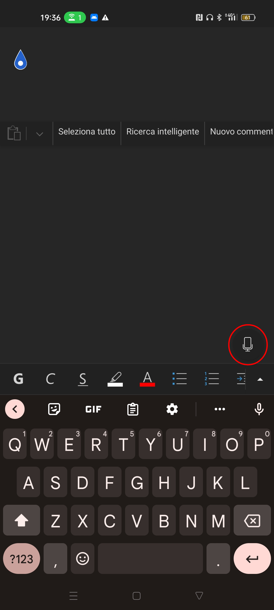 Icona microfono su app Word da cellulare
