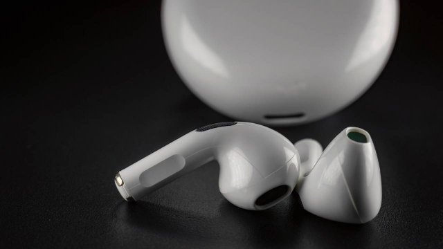 AirPods