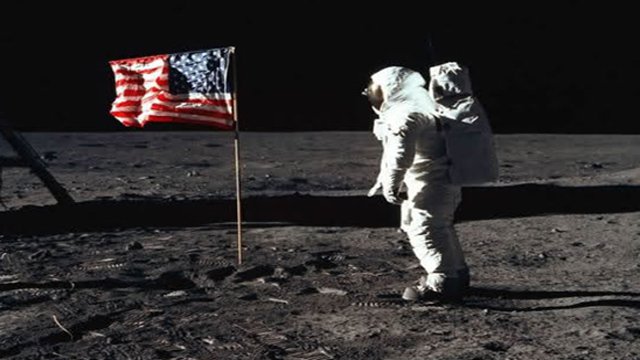 la celebre immagine del primo uomo sulla Luna