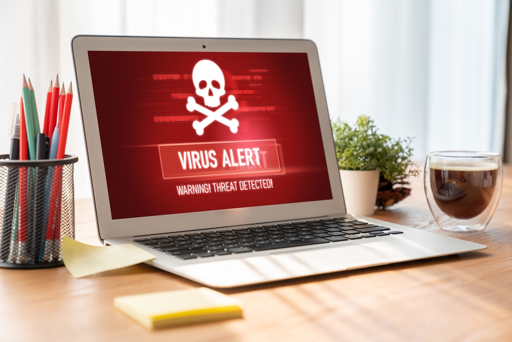 Laptop-schermata-virus-alert