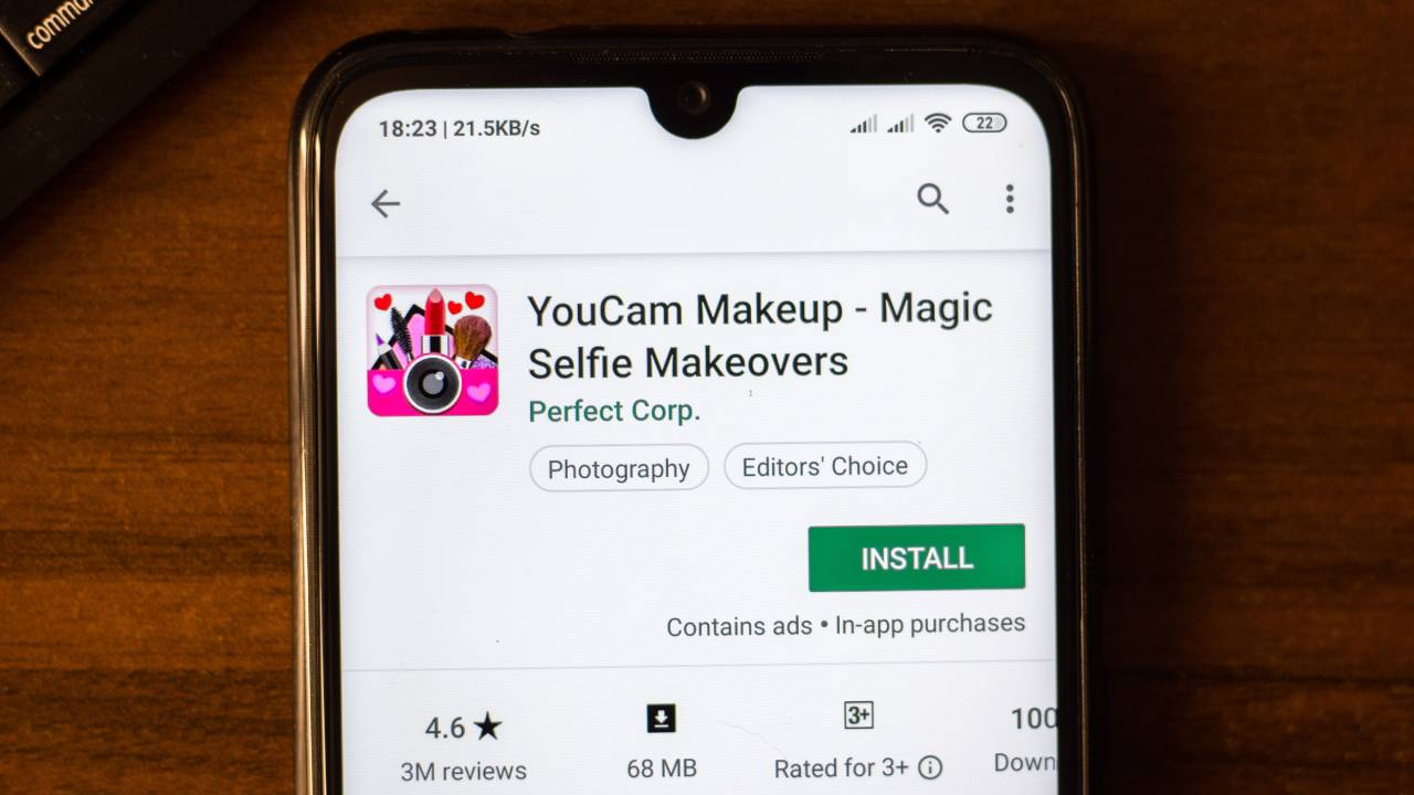 YouCam applicazione per smartphone