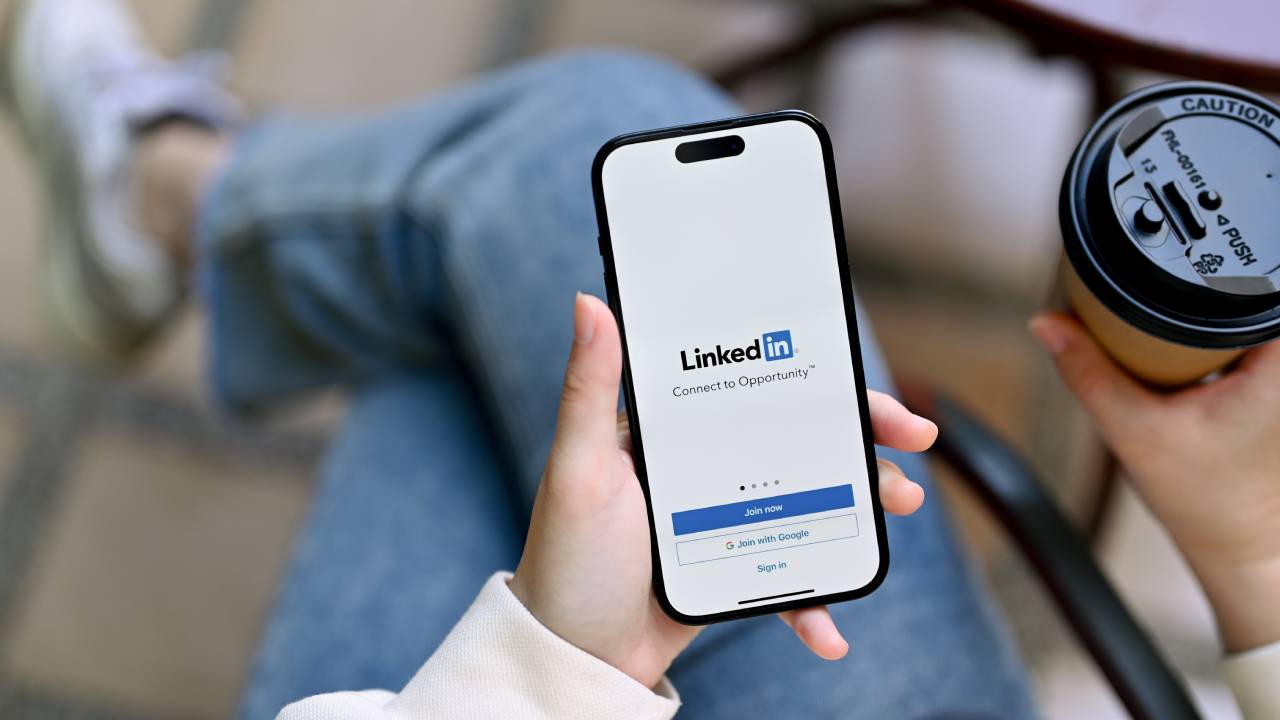 LinkedIn su smartphone LinkedIn su smartphone