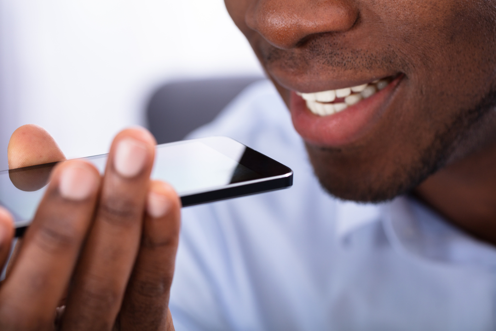 Smartphone ascolto Smartphone ascolto