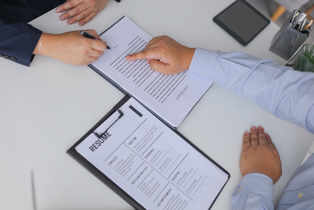 Contratto di lavoro Contratto di lavoro