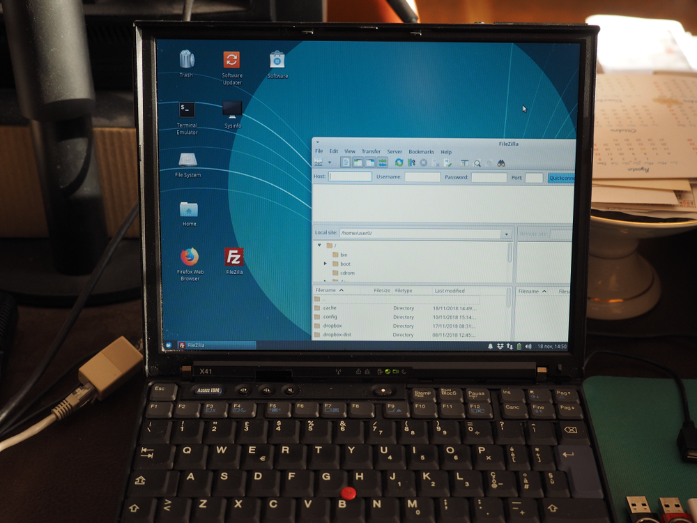 Vintage IBM ThinkPad X41 con Xubuntu