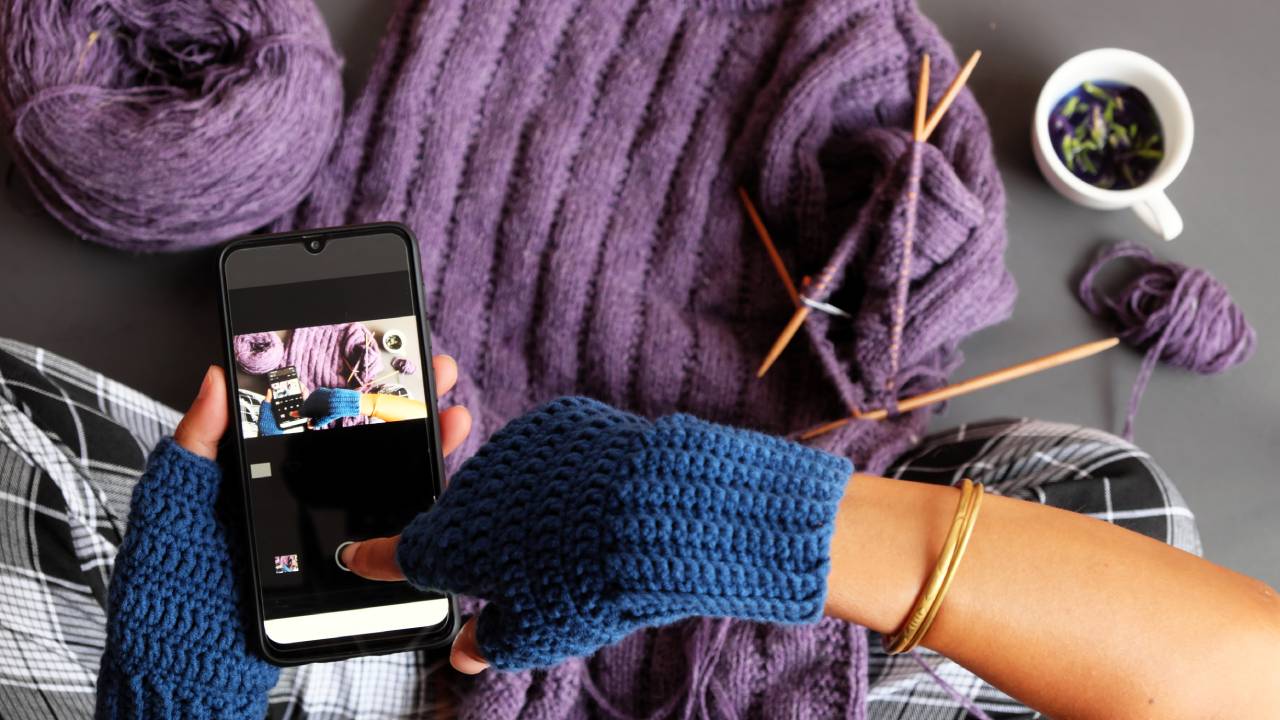 Uncinetto e smartphone
