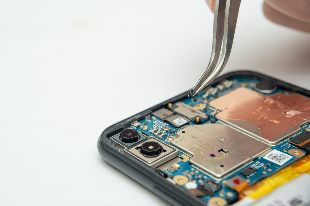 Smartphone-aperto-ingranaggi Smartphone-aperto-ingranaggi