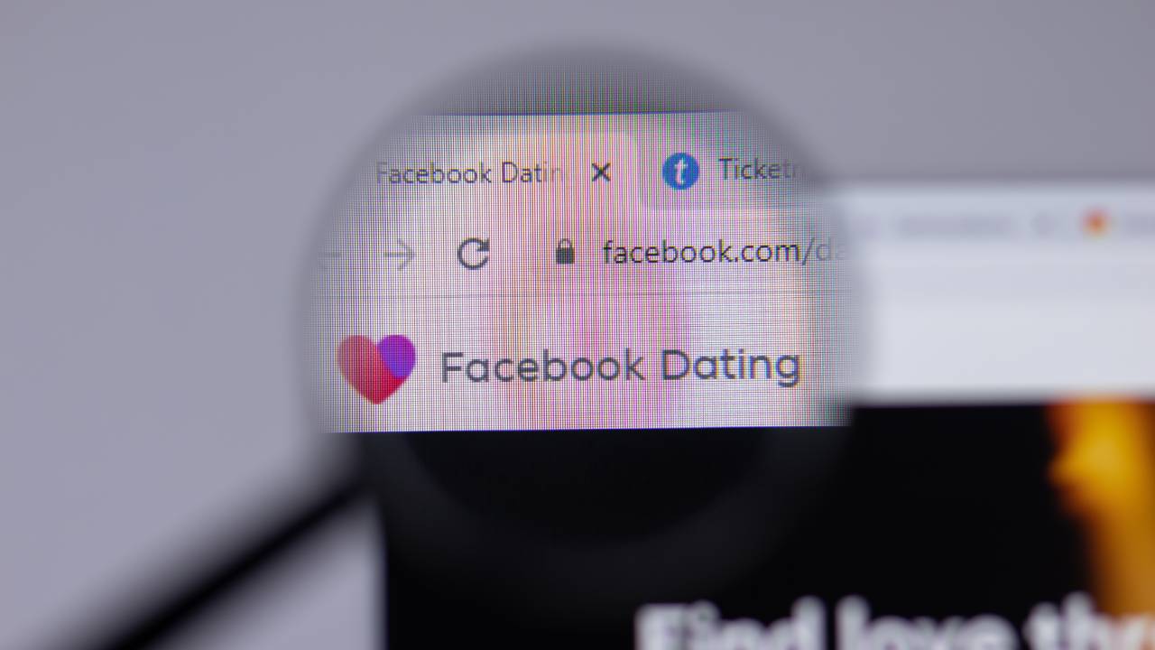 Dating online su Facebook