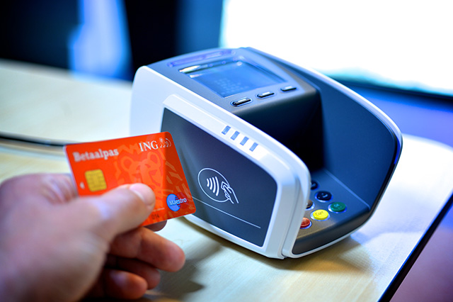 Carta di credito contactless