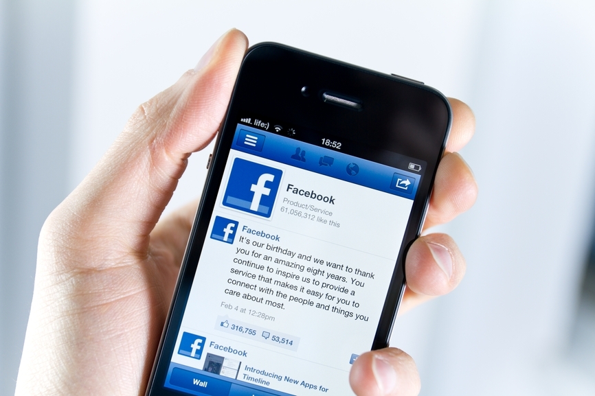 Facebook su smartphone