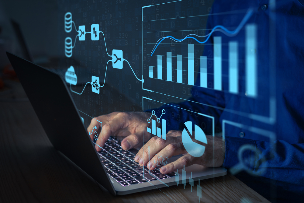 persona che analizza le kpi al computer