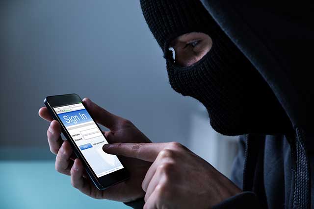 Hacker attacca via smartphone