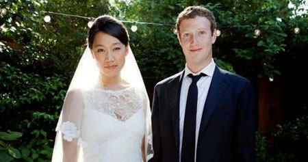 Mark Zuckerberg con la moglie Priscilla Chan nel giorno del matrimonio