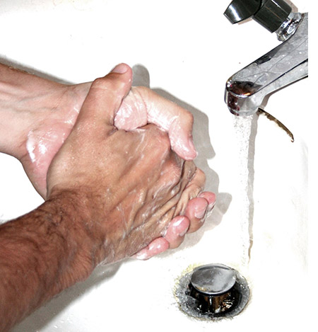 Lavarsi regolarmente le mani previene la diffusione dell'influenza