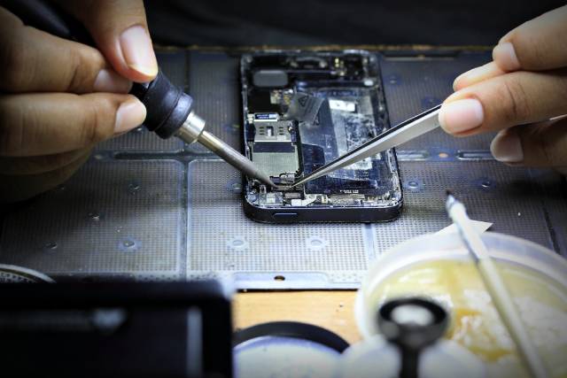 Smartphone in riparazione
