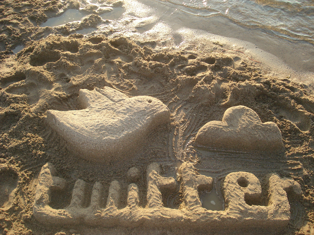 Ho scritto Tweet sulla sabbia...