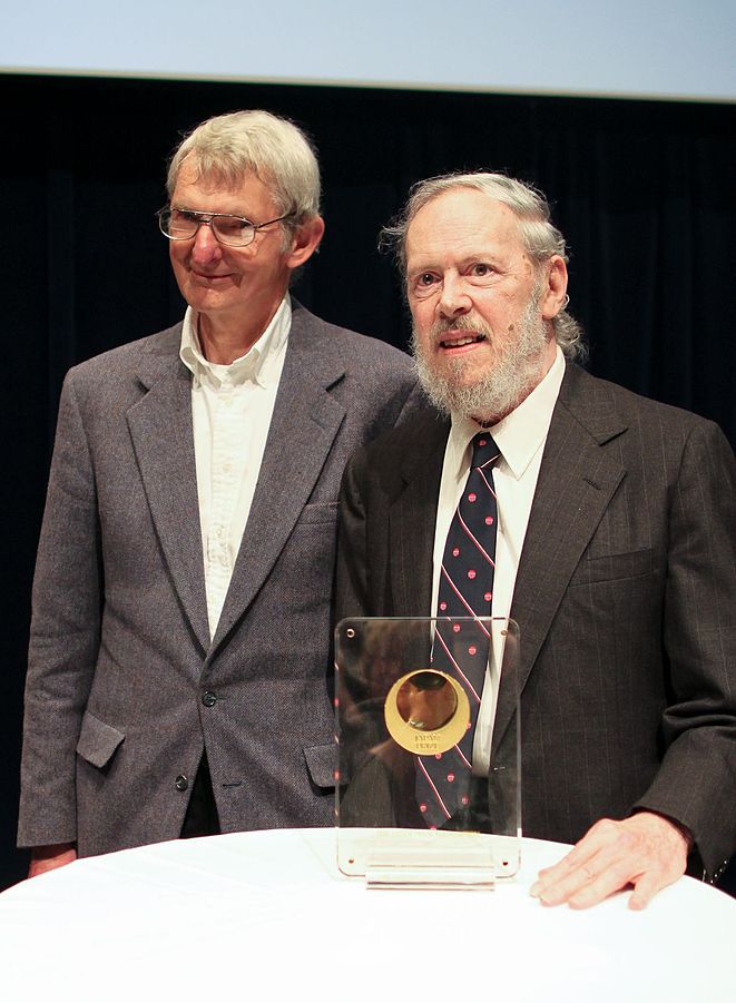 Ritchie ritira il Japan Prize