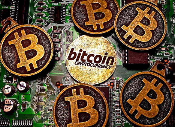 Portachiavi con simbolo di Bitcoin su scheda video