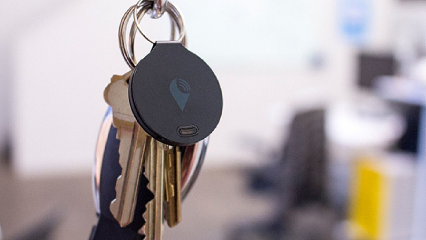 TrackR Bravo