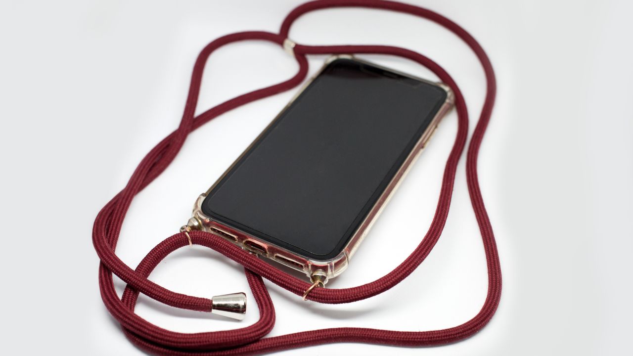 smartphone con tracolla