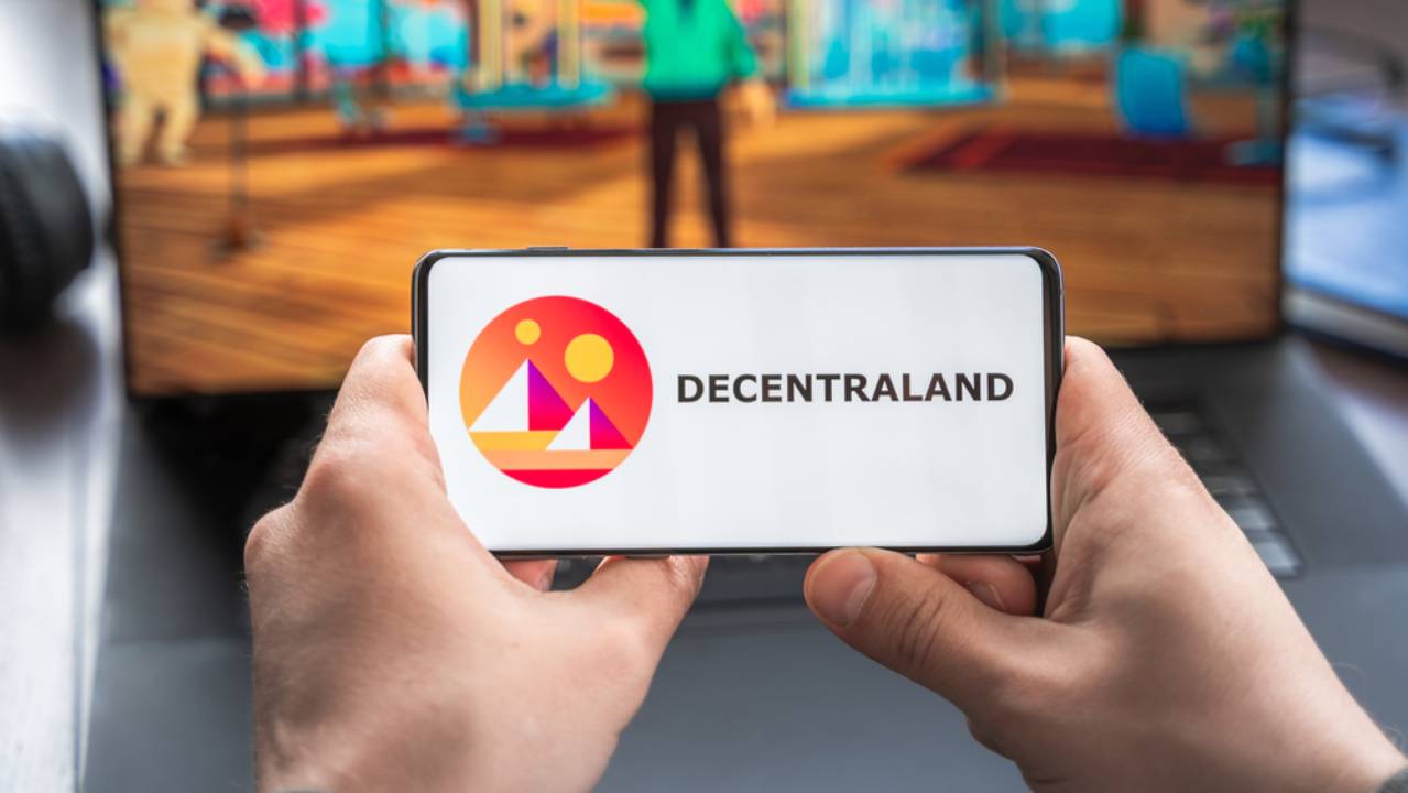 Decenterland
