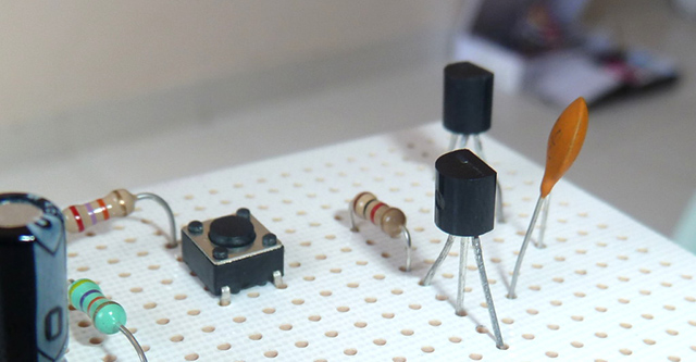 Transistor su basetta per circuiti elettrici