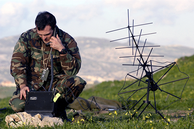 Telefono satellitare militare