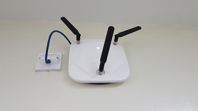 Access point wireless montato a muro