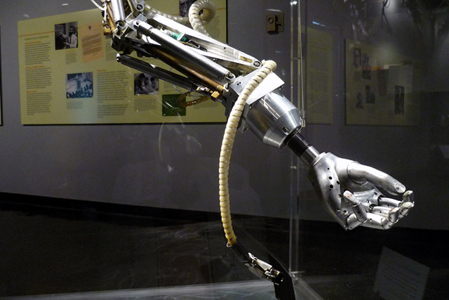 Il braccio robotico di Minsky