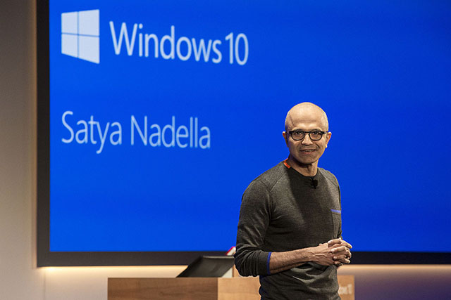 Satya Nadella presenta novità Windows 10