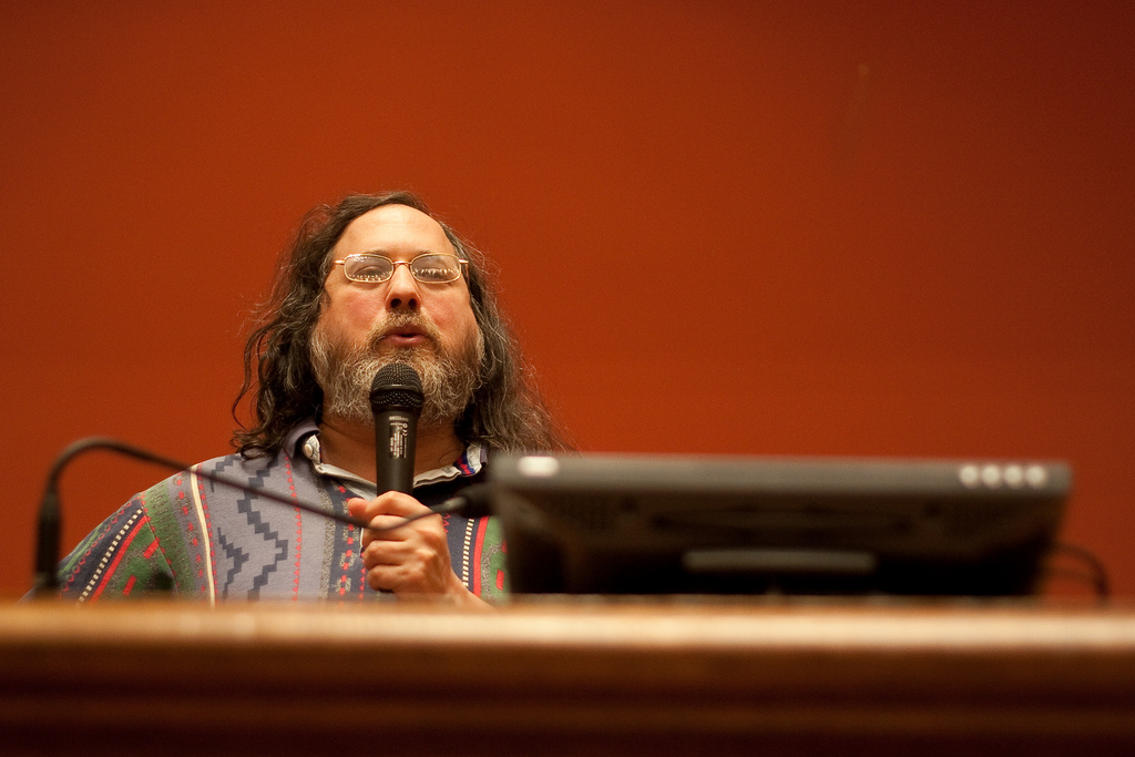 Richard Stallman nel corso di una delle tante conferenze cui presenzia