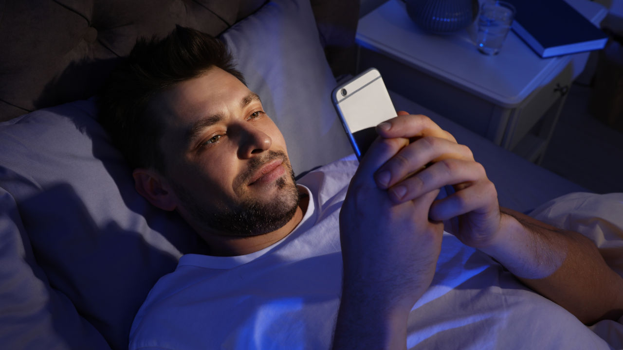 smartphone a letto