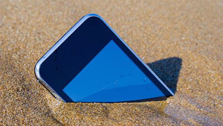 Bagno di sabbia per lo smartphone
