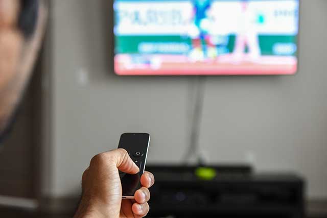 Usare il telecomando Apple TV