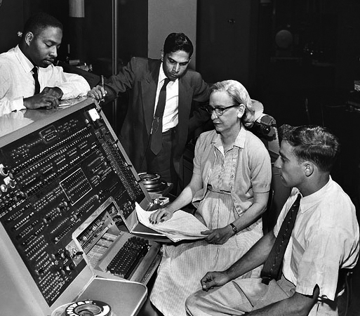 Grace Hopper al lavoro sull'UNIVAC I