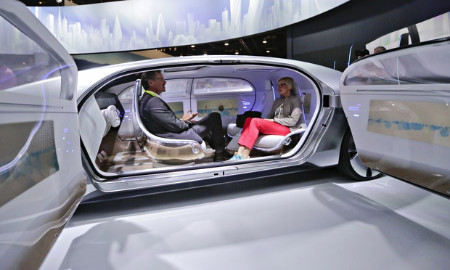 Prototipo di auto senza pilota vista al CES 2015