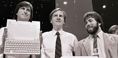 Steve Jobs, John Sculley e Stephen Wozniak
