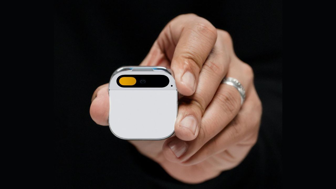 Humane AI Pin