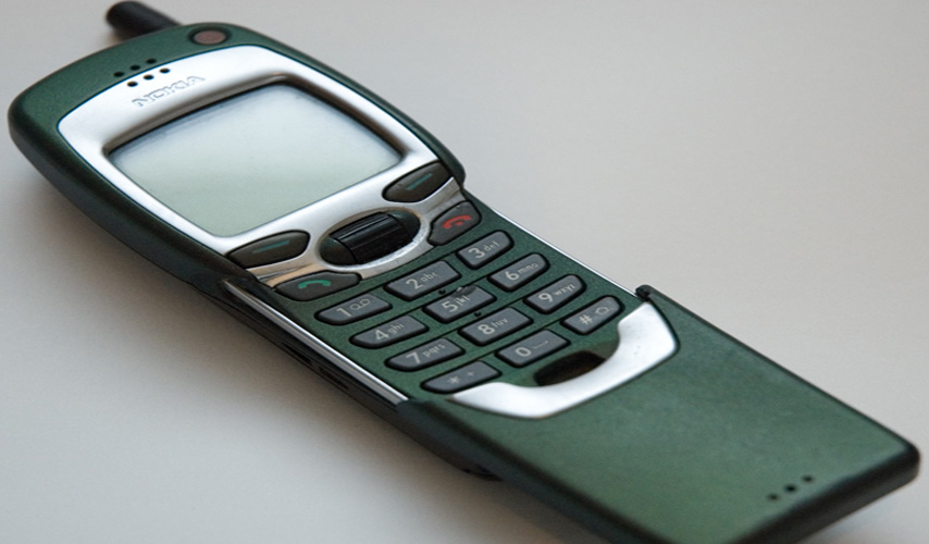 il Nokia 7110, primo telefono con la connessione a Internet