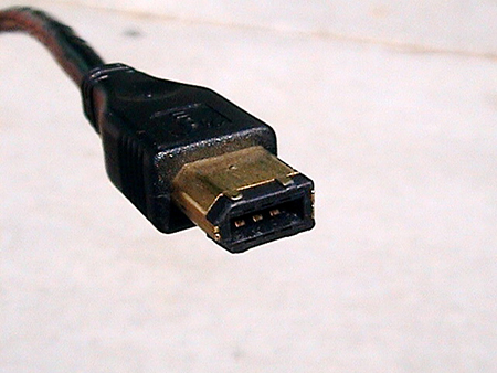 Connettore FireWire a 6 pin