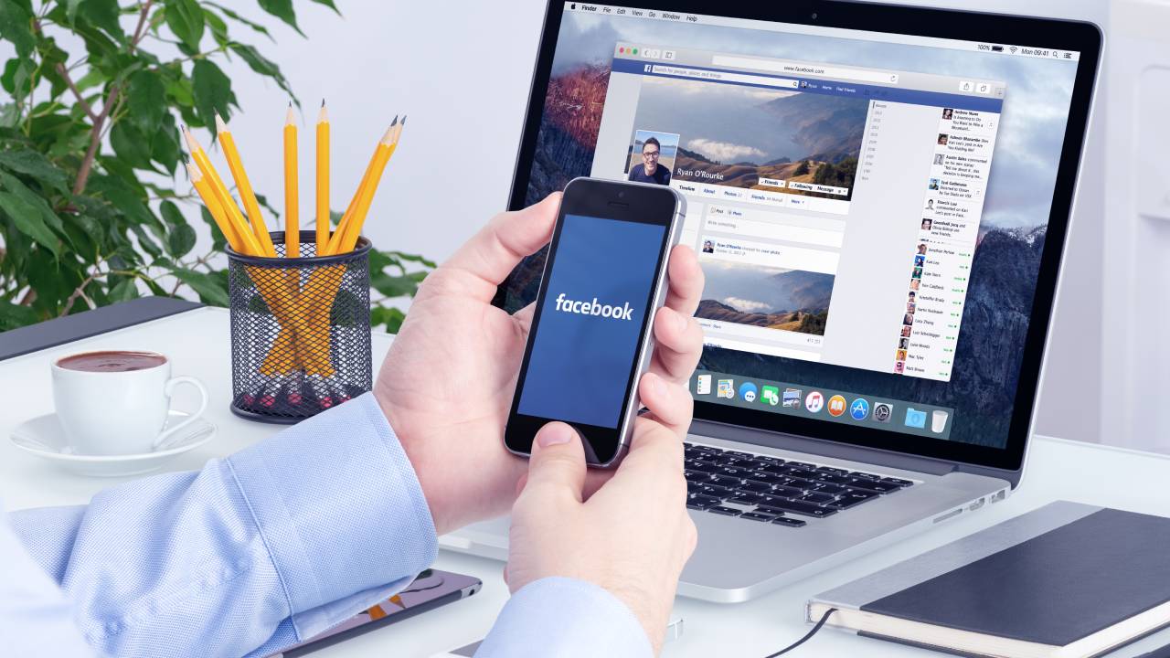 Facebook su pc e su smartphone android