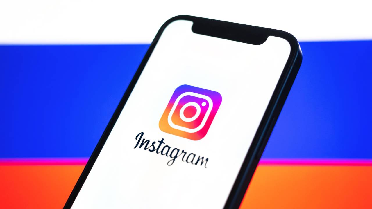 instagram con la bandiera della russia