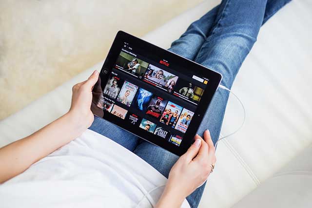 Attenzione a vedere Netflix da tablet o smartphone